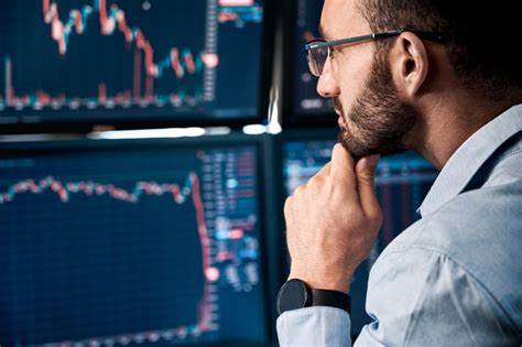 Should You Buy Nu Holdings While It's Still Below $15?