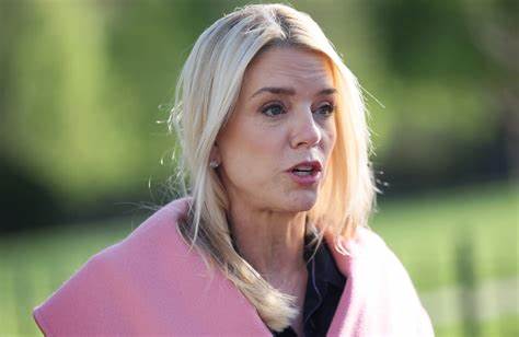 In reversal, US Justice Department says media records can be seized in 