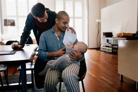 Human newborns spontaneously attend to prosocial interactions