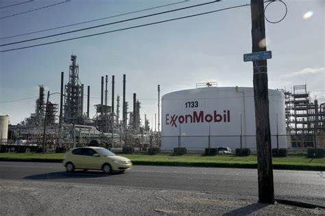 Evercore ISI Keeps Outperform Rating on ExxonMobil (XOM)