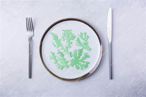 Algae salad and cricket flour: Who will reach for alternative protein foods?