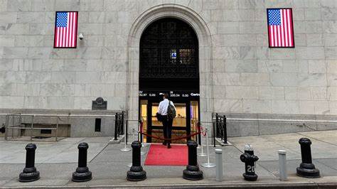 Tech stocks are powering this record-setting rally on Wall Street — but how long can it last?
