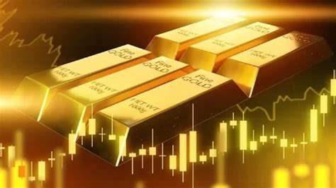 Gold Gains with Weaker Dollar as Traders Weigh the Fed’s Future