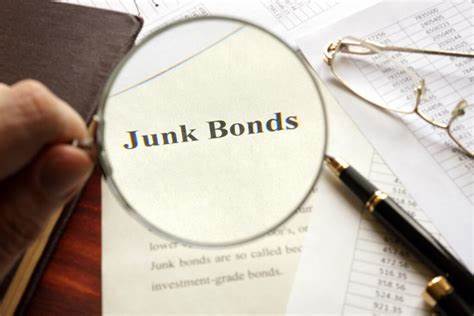 Vanguard Enters Junk-Bond ETF Arena With Low-Fee Active Fund - J.P 