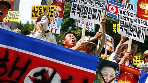 S Korea divided on nuclear threat