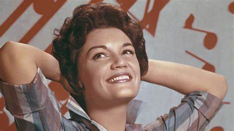 Connie Francis, 1960s US pop star known for Pretty Little Baby, dies at 87
