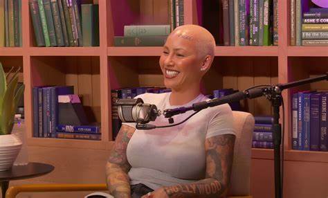 Amber Rose jumps from the red carpet to crypto with “MUVA” token - Cryptopolitan