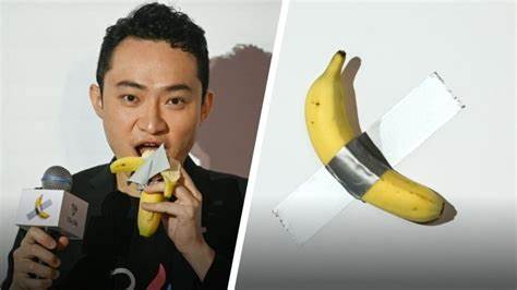 Crypto boss eats banana art he bought for US$6.2 million [WATCH] - New Straits Times
