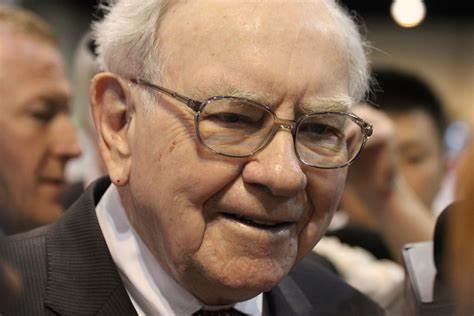 3 Reasons Warren Buffett Might Buy UnitedHealth Group Stock