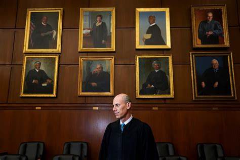 Federal judges detail rise in threats, 'pizza doxings'