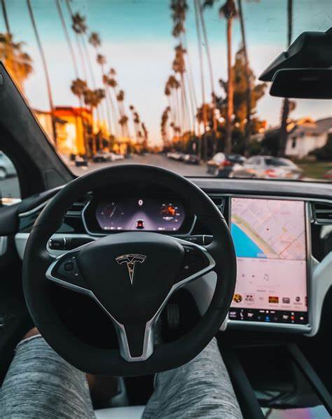William Blair Sticks With Tesla (TSLA): ‘Bumpy Road, Big Payoff’