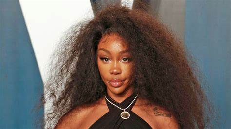 SZA Flaunts Bikini In New Photo Dump, Addresses "Lana" Demands - HotNewHipHop