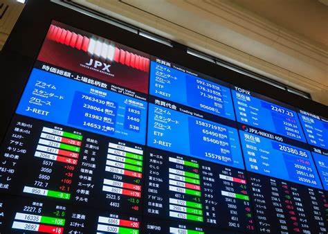 Asian Markets Mixed as Diverging Tariff Signals Weigh