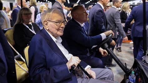 Warren Buffett's Berkshire Hathaway Operating Profit Fell 4% In Q2