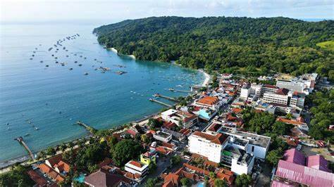 Why are there no great coastal cities in Indonesia?
