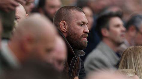 Alcohol products linked to fighter Conor McGregor de-listed by grocers - Yahoo Finance