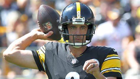 Steelers inside the ropes: After another rough 1st snap, Aaron Rodgers 