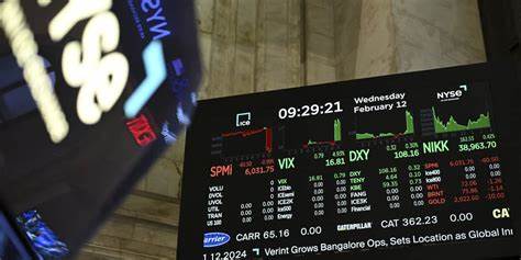 S&P, Nasdaq Build on Records. IBM, Honeywell Drag on the Dow