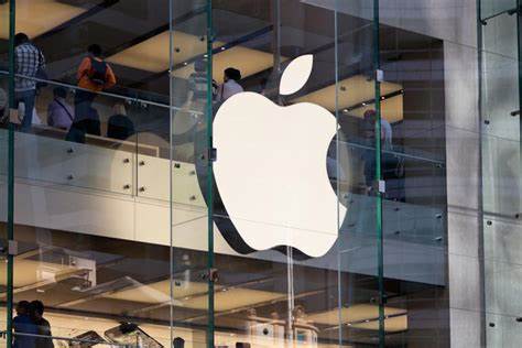 iPhone Sales Are Growing in China Again. Should You Buy, Sell, or Hold Apple Stock Here?
