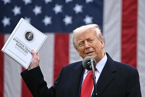 He Committed One of the Biggest Financial Frauds In History. That Won’t Stop Trump From Pardoning Him. - Slate