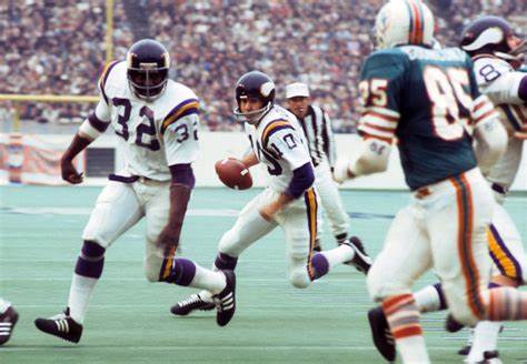 NFL legend Fran Tarkenton is still scrambling after all these years