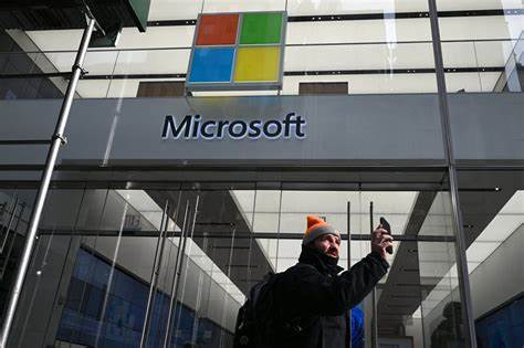 Bernstein SocGen Lifts MSFT Target to $540 on AI-Driven Cloud Outlook