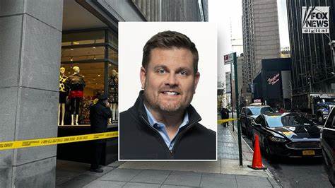 UnitedHealthcare CEO Brian Thompson fatally shot in NYC - Yahoo Finance
