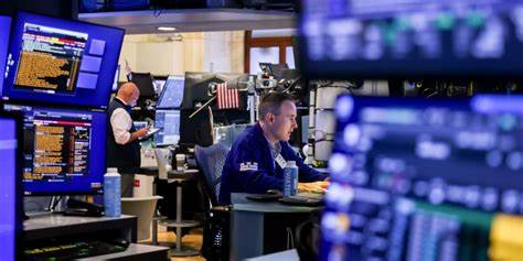 Financial Stocks Rise Ahead of Busy Week for Earnings, Inflation Data