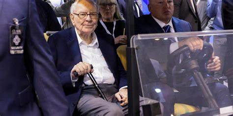 Will Buffett’s Successor Get the Same Free Pass From Investors?