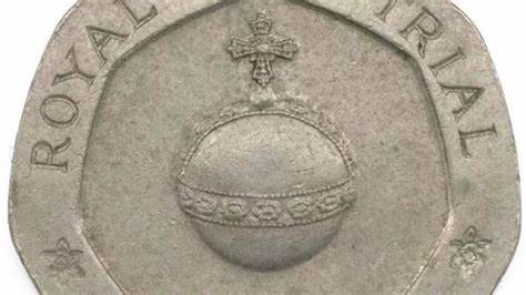 Coin that looks exactly like a 20p but is actually SUPER RARE 25p could be hiding in your change and worth £700