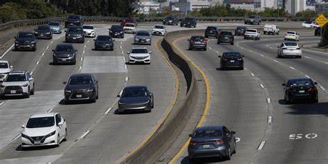 Senate Weighs Effectively Killing Rule That Drove Rise of Fuel-Efficient Cars