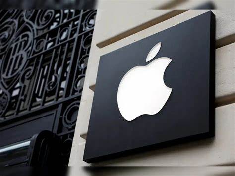 Apple earnings under pressure from tariffs, slow AI roll-out