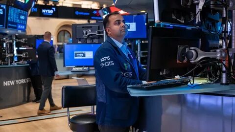 S&P 500 closes lower for a second session as tech-fueled rally cools: Live updates - CNBC