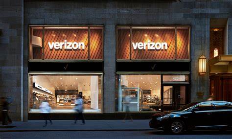 2 Billion More Reasons for Income Investors to Buy 6.4%-Yielding Verizon Stock