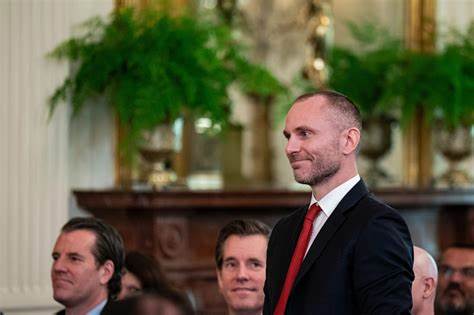  Tether to launch USAT, names ex-Trump adviser as CEO 