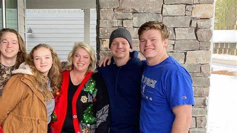 Sister Wives' Janelle Brown says son Garrison, 25, died as his apparent suicide will 'leave big hole' - The Mirror US