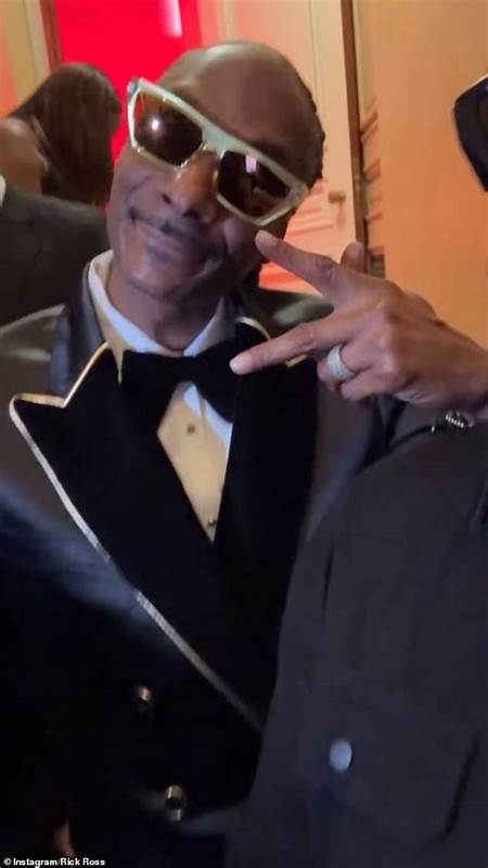 Snoop Dogg fans appalled by rapper’s performance at Trump inauguration party - Yahoo Entertainment