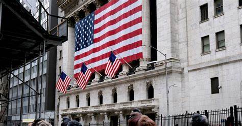 Wall Street rallies to its best day in months, but that’s not enough to salvage its losing week