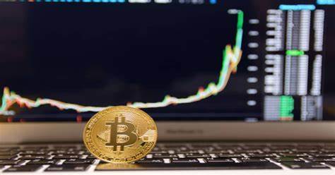 Bitcoin Weekend Consolidation Observed by Crypto Rover - Blockchain.News