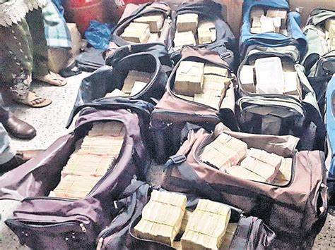 Hawala money seized by I-T dept may have been bound for Dubai
