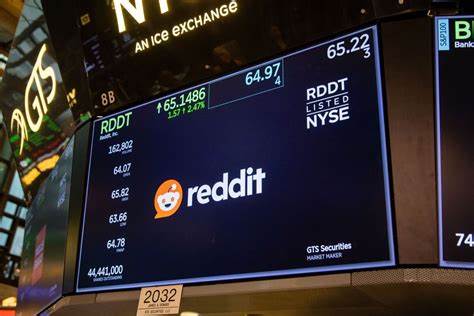 Analyst Bullish on Reddit (RDDT) Amid a New ‘Phenomenal’ Data Point Despite AI Concerns