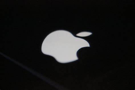 The Trump Family Is Betting Big on Mobile Phones. Should Apple Stock Investors Be Worried?
