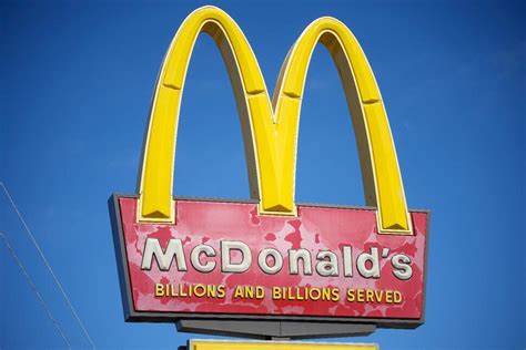 McDonald’s Hiring 375,000 People This Summer as Sales Fall — What It Says About the Economy