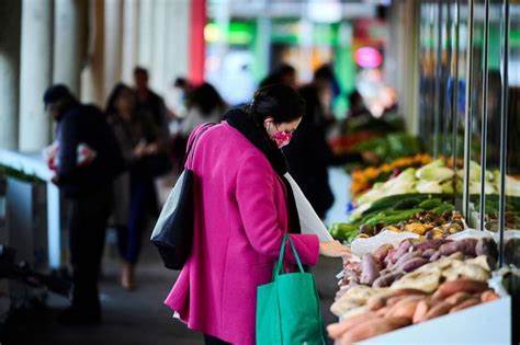 Australian consumers downbeat in Sept amid economic worries