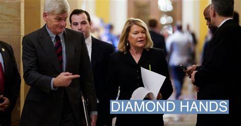 Senator Lummis in Support of Bitcoin being Included in 401(k) - Crypto Times
