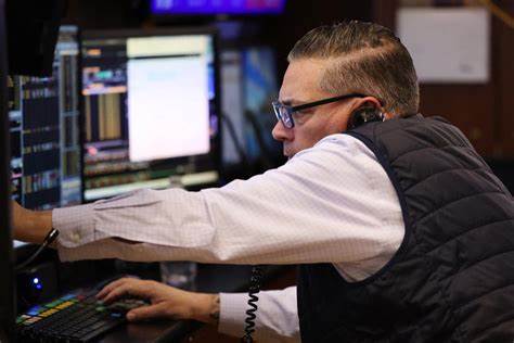 Stock market today: Nasdaq, S&P 500 slide as tech lags after Trump backs tariff plans - Yahoo Finance