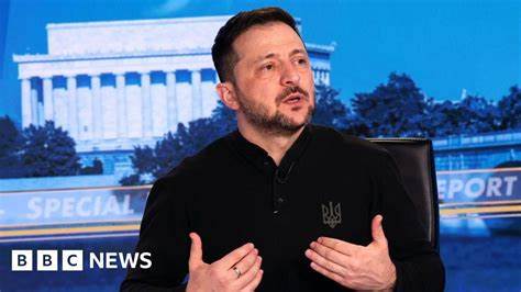 Scots bodyguard claims Zelensky "doesn’t wear suit in case he is abducted" - Yahoo News UK