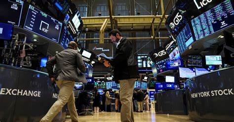 Morning Bid: Focus on earnings while US and China quibble
