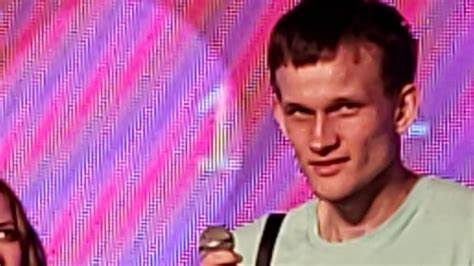 Vitalik Buterin sings at Token2049, highlights low L2 fees as ETH milestone - MSN