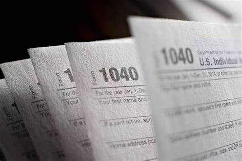 Taxpayers hit with surprise tax bill from IRS - Yahoo Finance